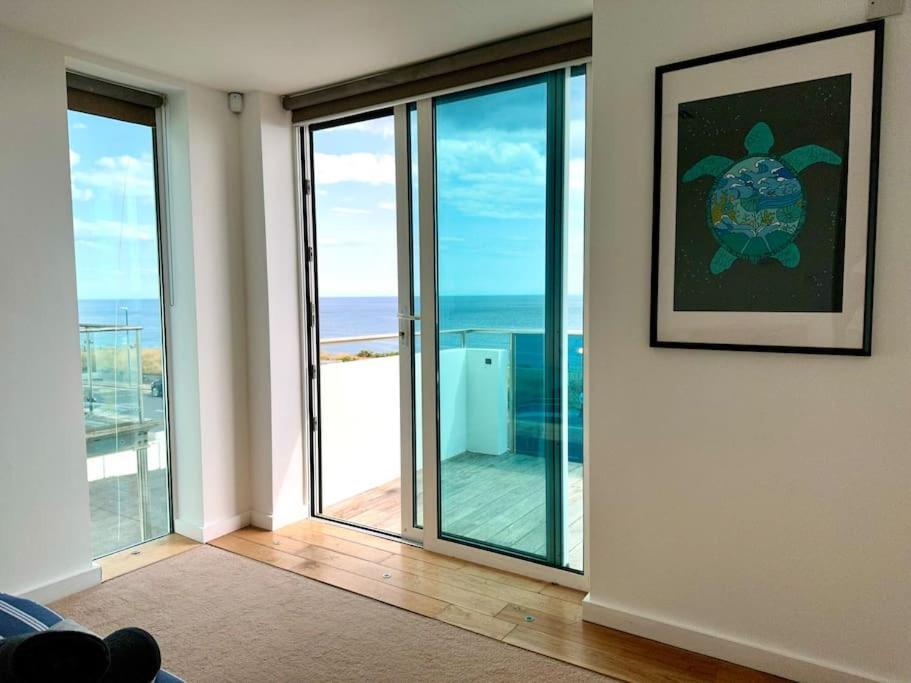 Stunning Panoramic Sea View Beach Location - Sleeps Up To 4 People - Free Parking - The Best Beach! - Great Location - Fast Wifi - Smart Tv - Newly Decorated - Sleeps Up To 4! Close To Bournemouth & Poole Town Centre & Sandbanks Ngoại thất bức ảnh